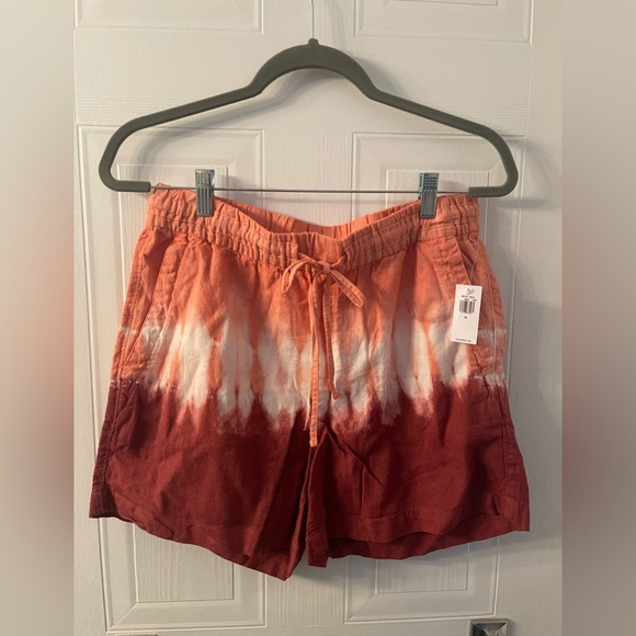 Old Navy Pants - NWT 2/8$ Old Navy Linen Tye Dye Shorts with pockets size medium